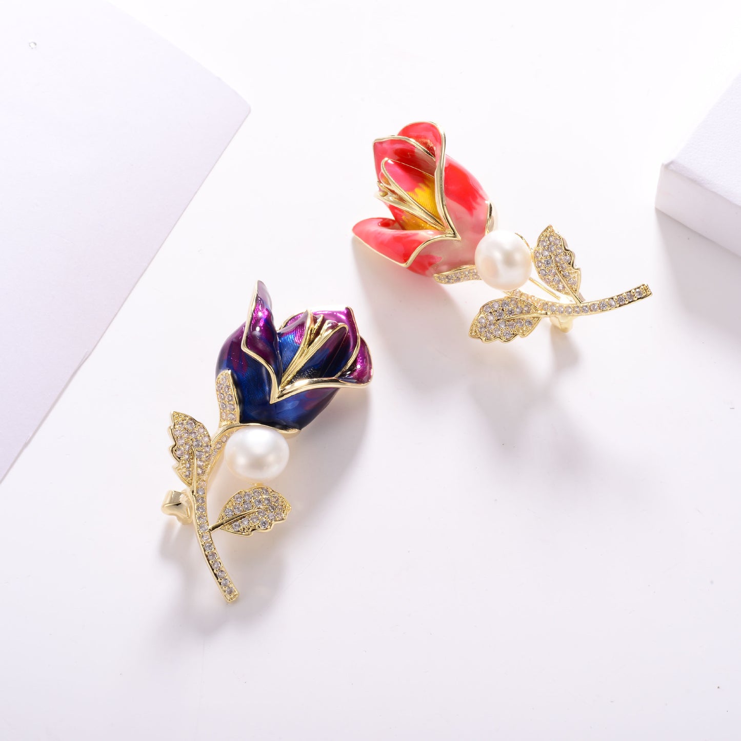 Light Luxury Brooch Exquisite Fashion Rose Flower Dress Pin Diamond Pearl Corsage