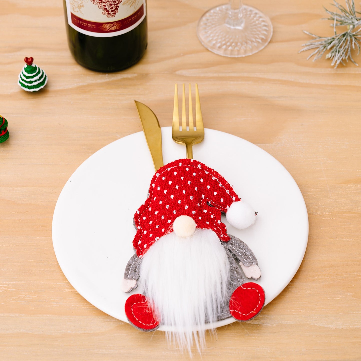 New Christmas Decorative Products Dwarf Knife and Fork Set Faceless Old Man Knife and Fork Bag Rudolf Tableware Set