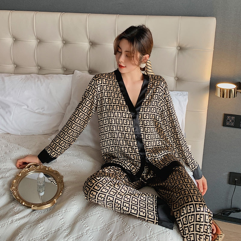 Spring Women's Pajamas Set New Luxury Style Fashion Cross Letter Print Sleepwear Silk Like Leisure Home Clothes Nightwear